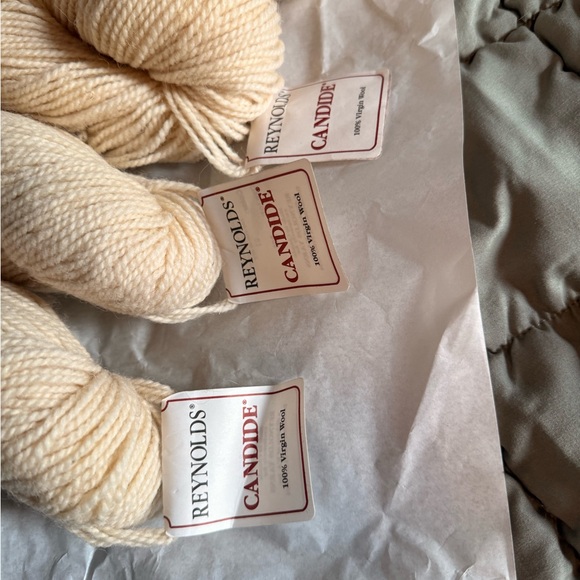 4 Skeins of Reynolds Candide Cream Yarn - Picture 2 of 9